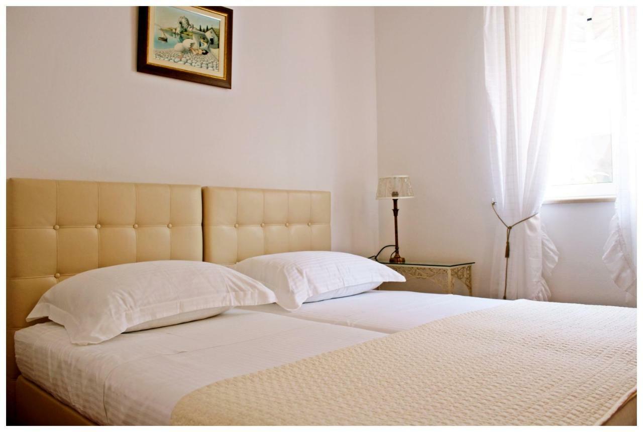 Casa Zorana-Alba Apartments 트로기르 객실 사진